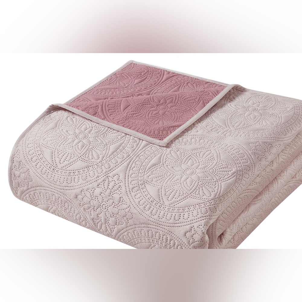 Mainstays (Quilt Only) Mink Lilac Medallion Quilt, Full/Queen, Adult Reversible